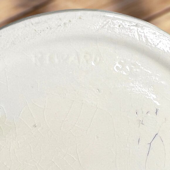 Reward Hand-Painted Ceramic Farmhouse Scene Round Lidded Trinket Box - Picture 12 of 13